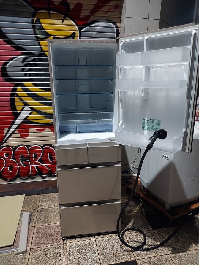 ���T�C�N���P�ԓX����������������