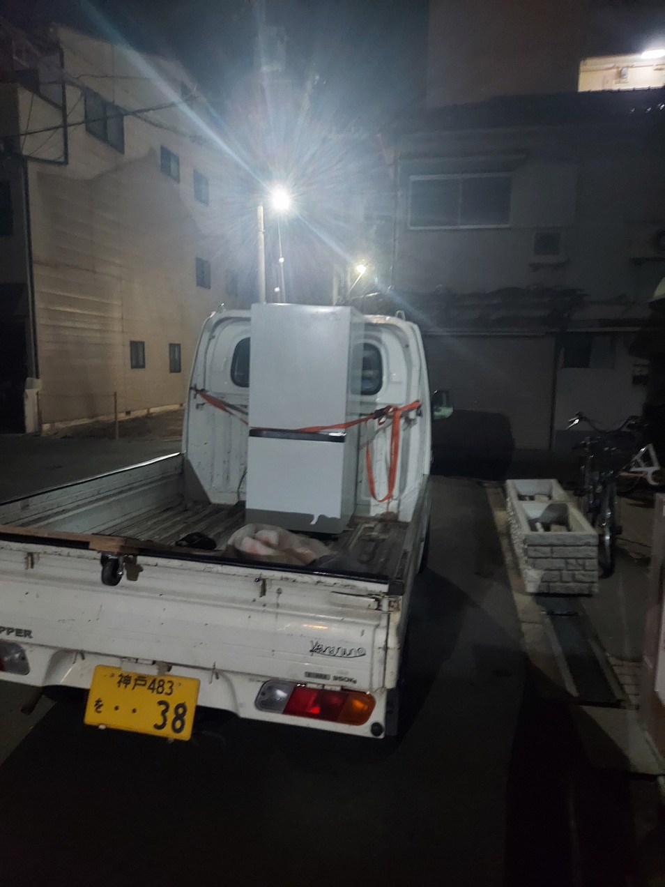 �Â��①�ɁA�i��������s