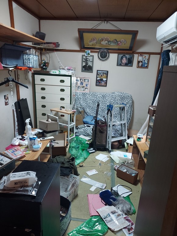 �ɒO�s�Ŋi���Ȉ�i�������Ă��郊�T�C�N���V���b�v�ɒO