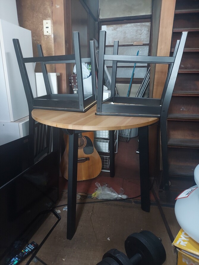 �L���s�Ńj�g�����i���o�����悵�Ă��郊�T�C�N���V���b�v